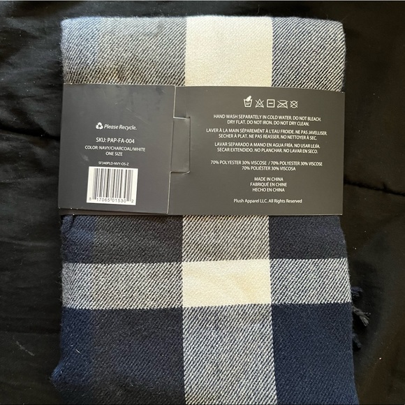 🆕Ultra Soft Plaid Scarf Plush Apparel - Picture 3 of 3